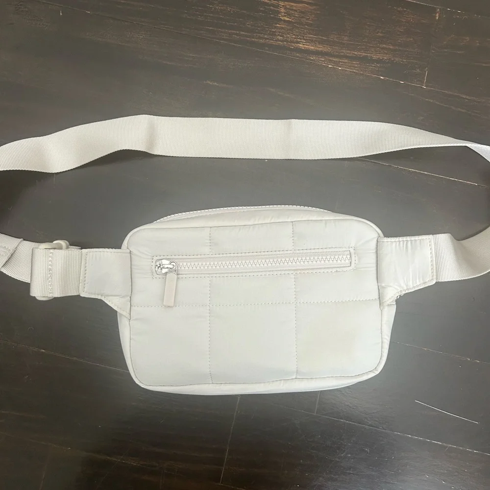 Lululemon Athletica White Belt Bag - Picture 2 of 3